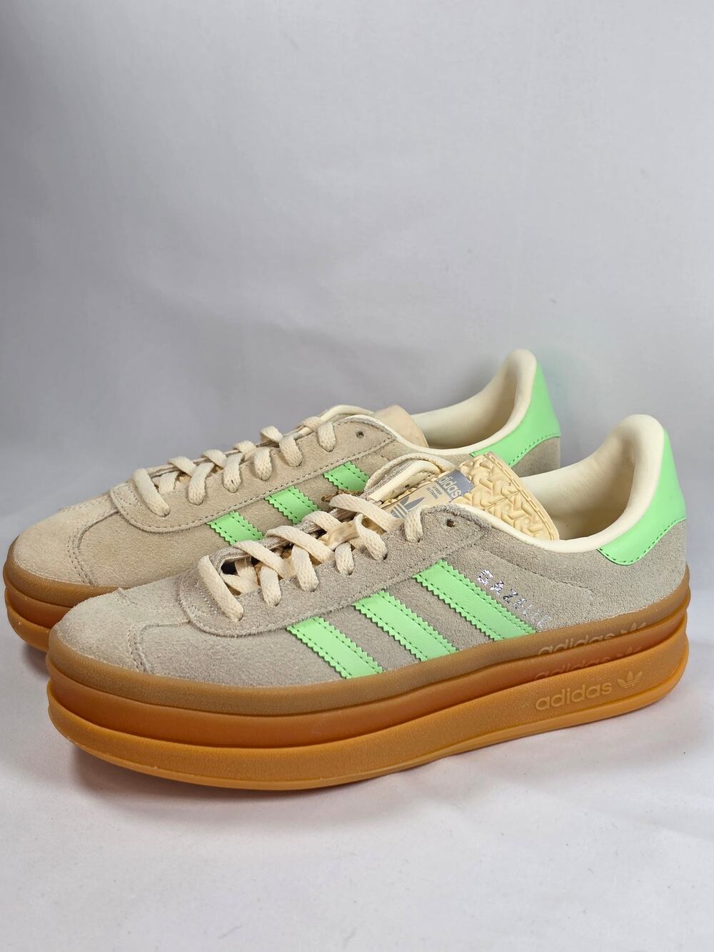 Adidas Gazelle Bold J – Women’s 6.5 / Youth 5Y – Beige Suede Green Stripes  BNIB